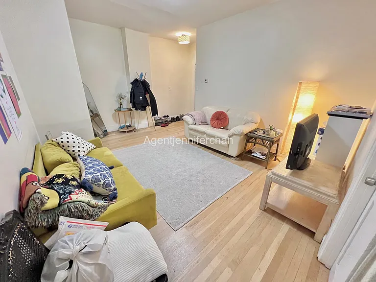 15 Park Vale Ave #10 — Photo 2