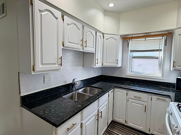 5th image of 5017 N Meade Ave #Ch