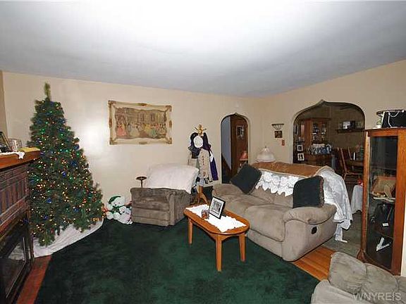4th image of 269 Maynard Dr