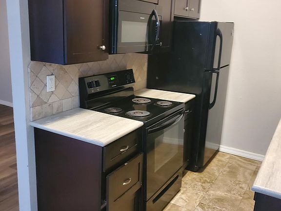 4th image of 816 Hardy Springs Cir APT C