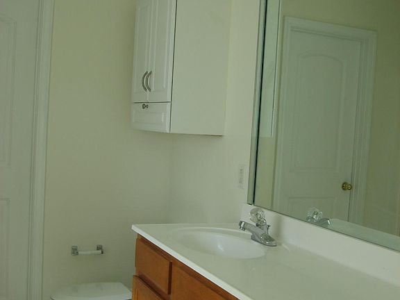 4th image of 206 N Charity Ln