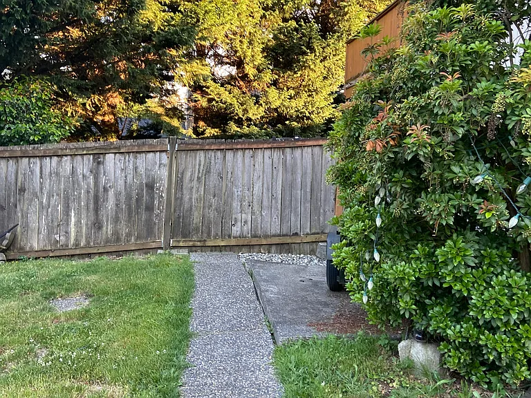 916 207th Pl SE #B — Photo 10