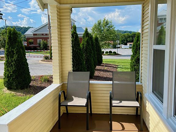 3rd image of 310 Kendrick Ave