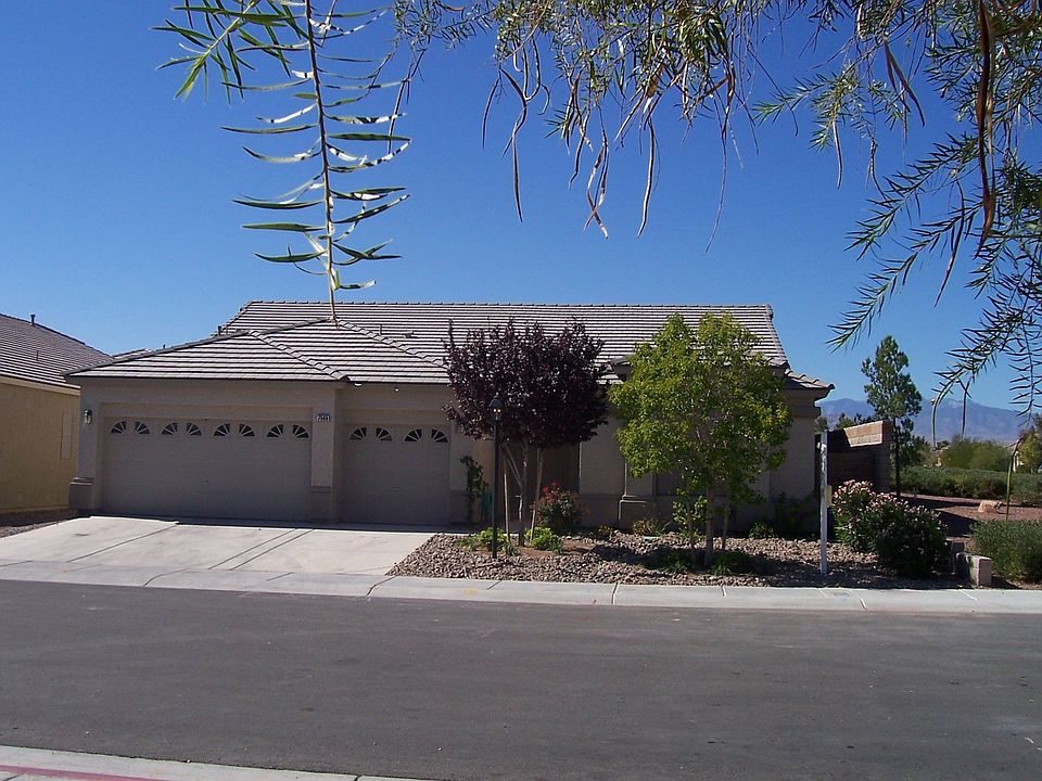 Single story, 3 car garage, premium corner lot!
