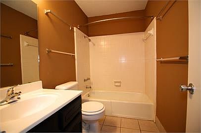 5th image of 3317 W 4th St APT 058