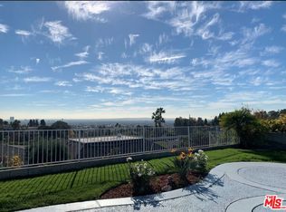 5248 Los Encantos Way, Los Angeles, CA 90027
