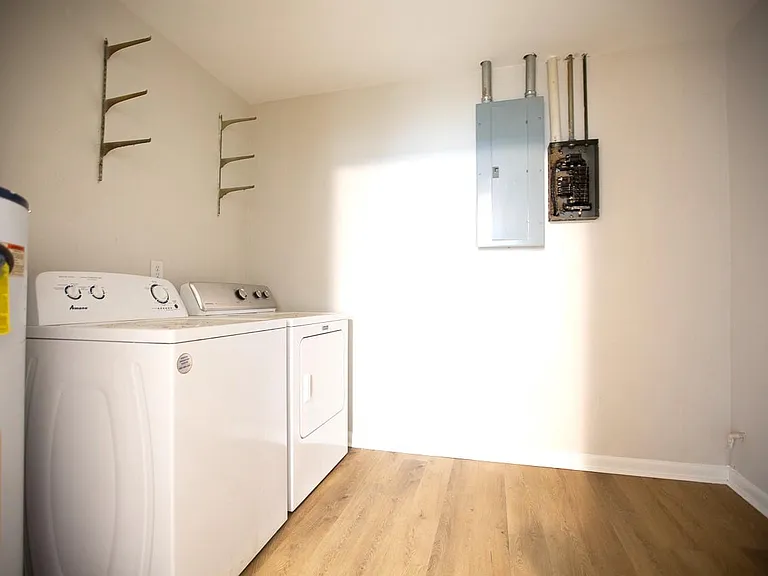 2403 Banyan Dr — Photo 24