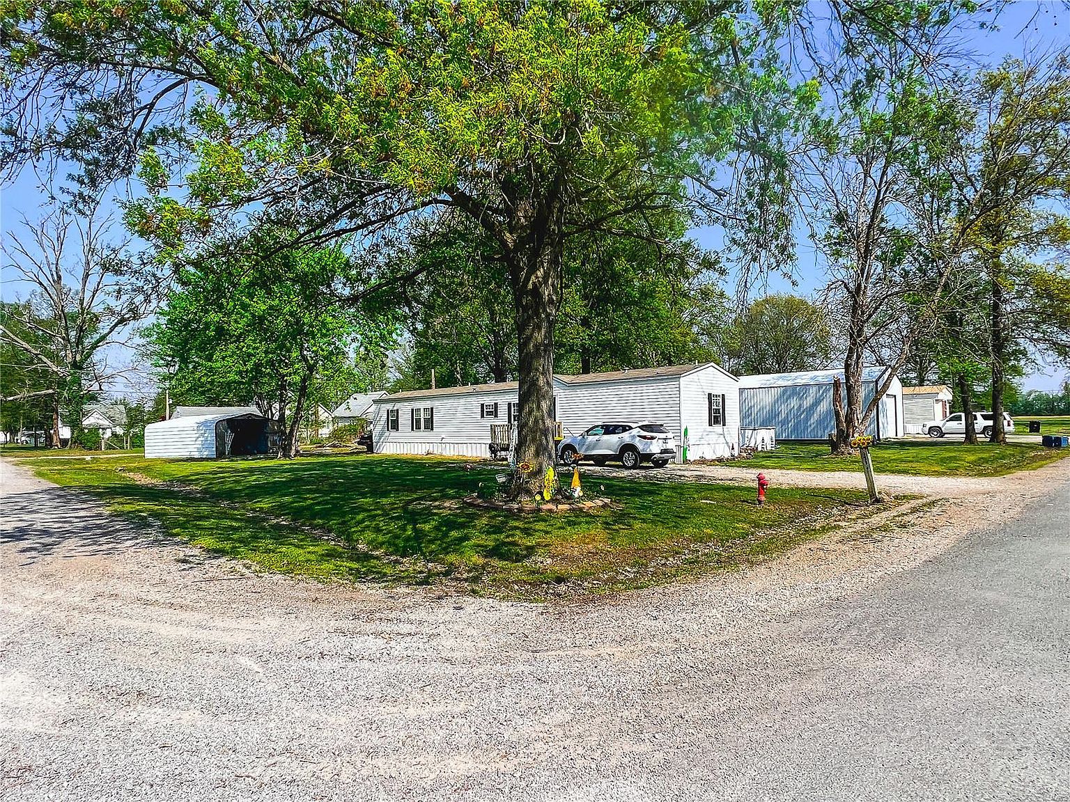 1303 Monroe Ave, Sandoval, IL 62882 Zillow