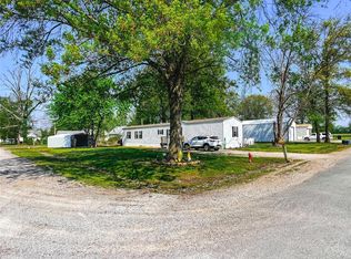 1303 Monroe Ave, Sandoval, IL 62882