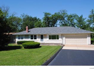 337 W Old Watson Rd, Saint Louis, MO 63119