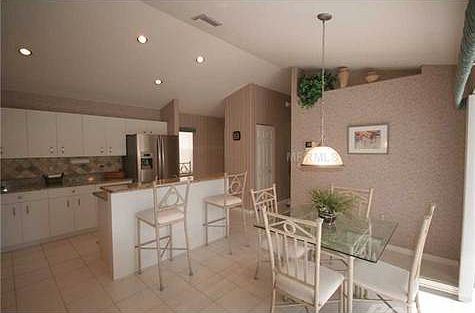 4th image of 1168 Southlake Ct