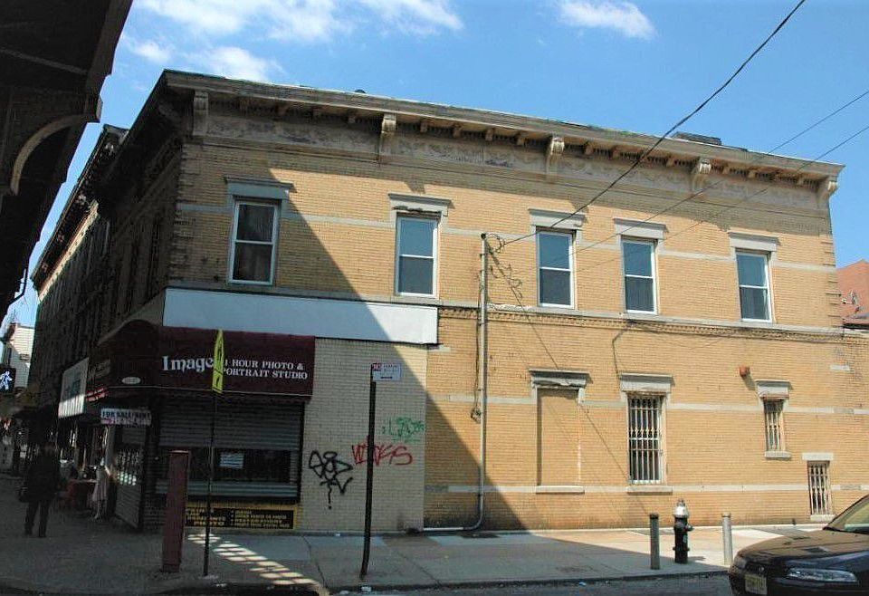 1st image of 11127 Jamaica Ave