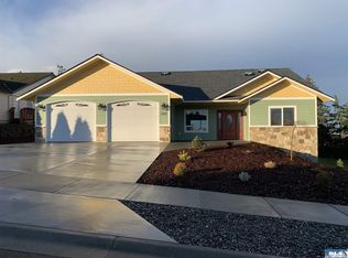 590 Elk Loop, Sequim, WA 98382