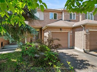 193 Thornbury Cres, Ottawa, ON K2G 6C2