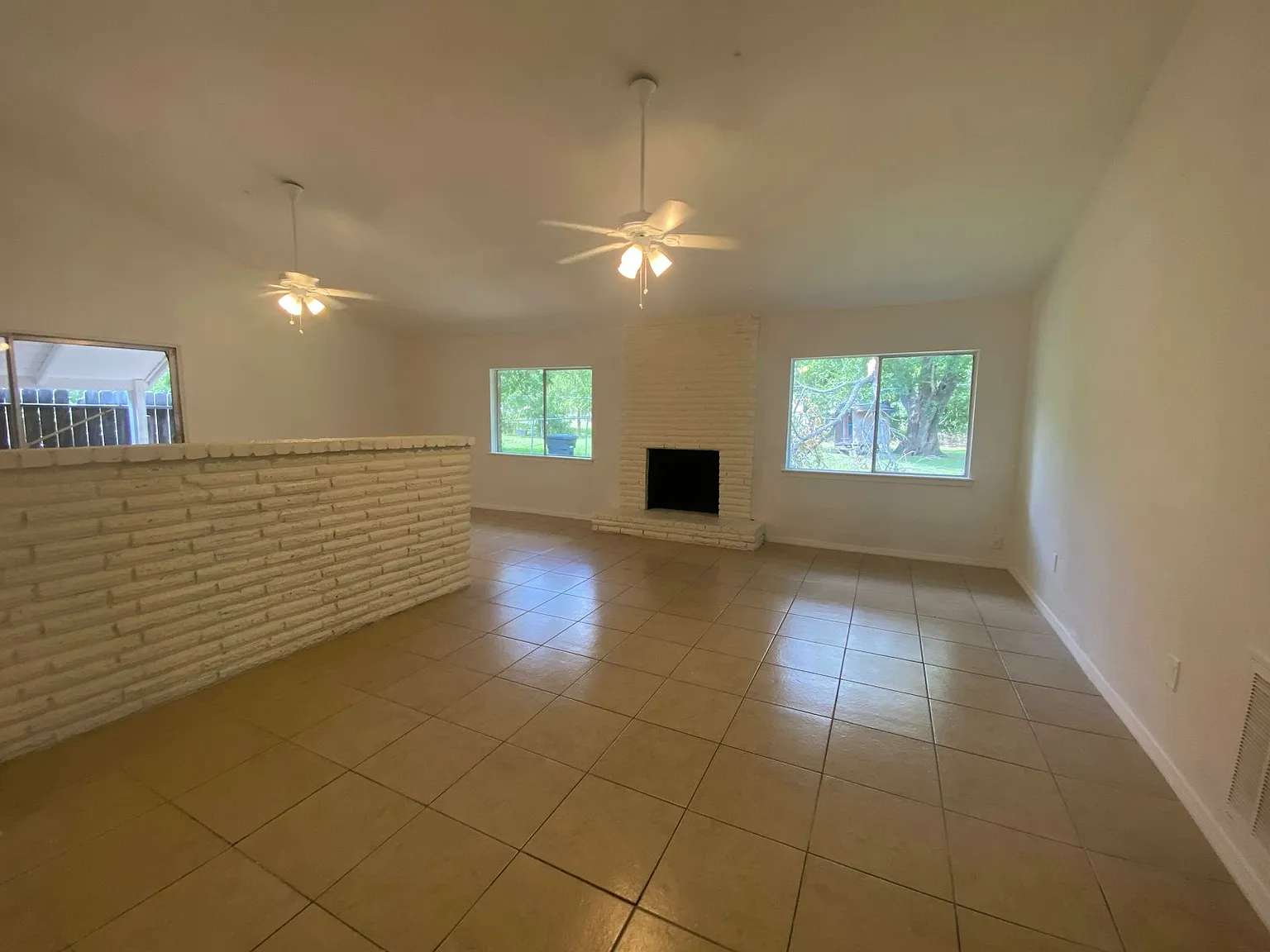 11622 Sela Lane — Photo 4