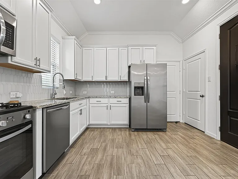 9626 Dancing Grass Dr — Photo 48