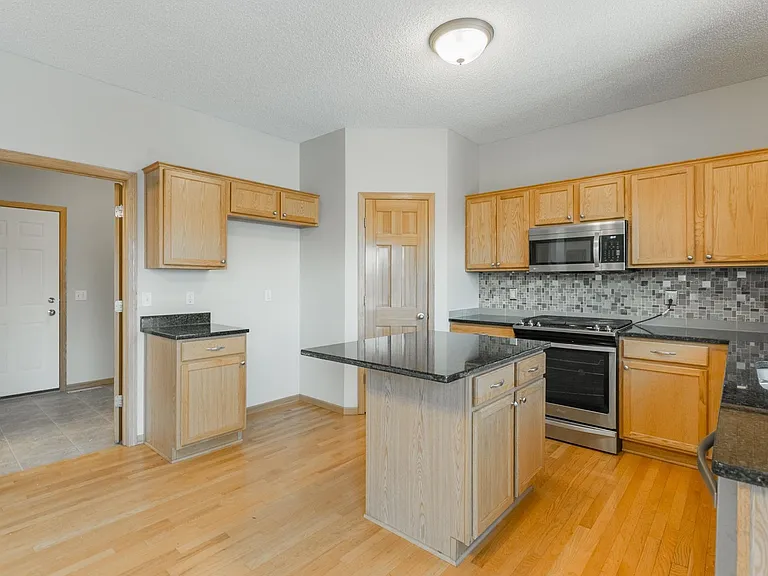 1760 Wyndam Dr — Photo 34