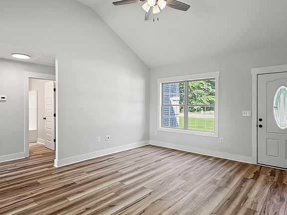 3rd image of 25185 Guthrie Rd