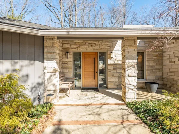 2801 S Somerset Ct, Bloomington, IN 47401