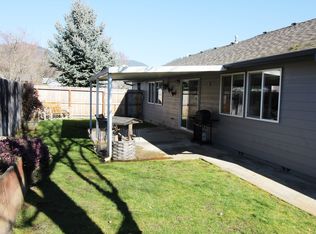 1890 NW Highland Ave, Grants Pass, OR