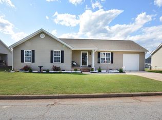 206 Lowe Ave, Greenwood, SC 29646