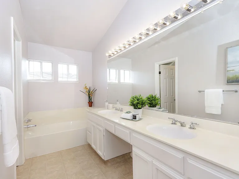 4633 Hampton Falls Pl — Photo 2