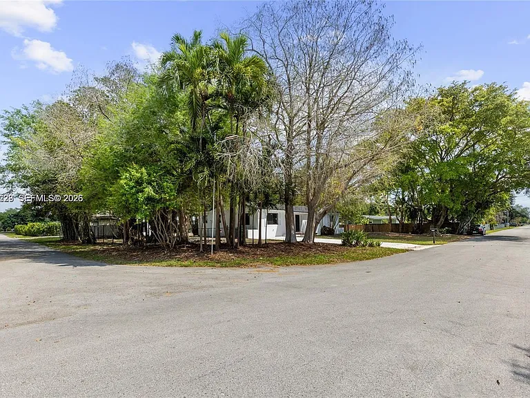 14171 SW 37th Ct — Photo 31