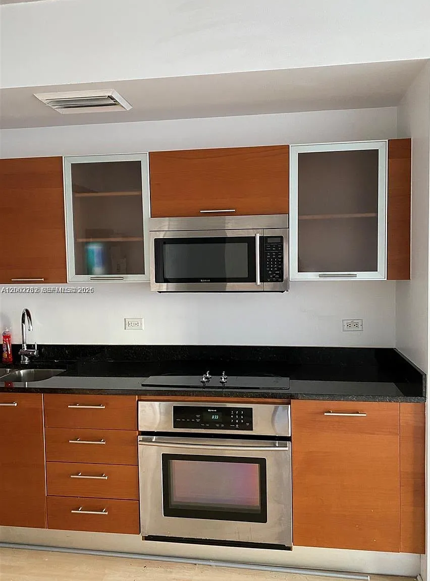 Two Midtown Miami Condo — Photo 2