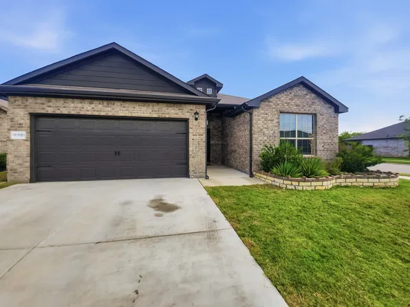 8500 Berry Crest St, Fort Worth, TX 76179