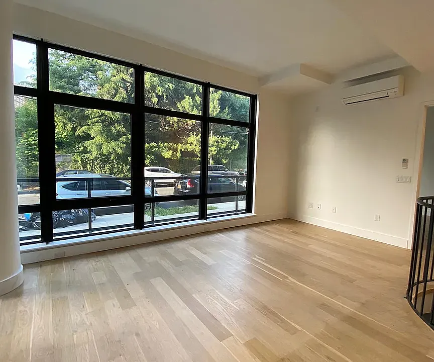 25 Bruckner Blvd #1M