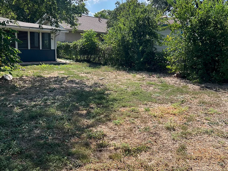239 Maplewood Ln — Photo 29