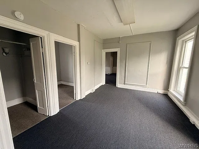 491 Emslie St — Photo 9