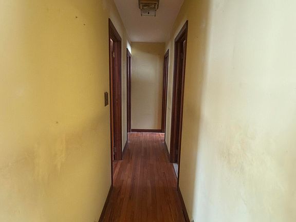 5th image of 325 Sharon Road