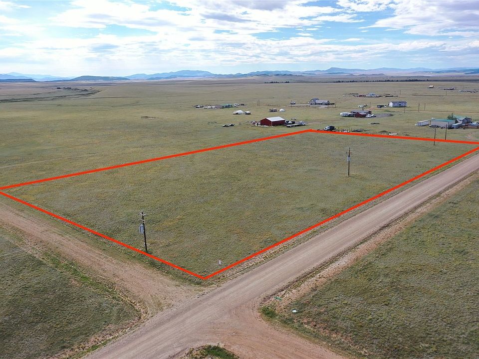 2nd image of 208 Royal Coachman Lane