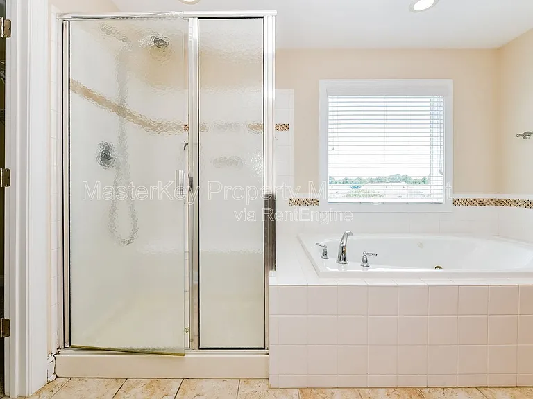 906 Keaton Ridge Ct — Photo 17