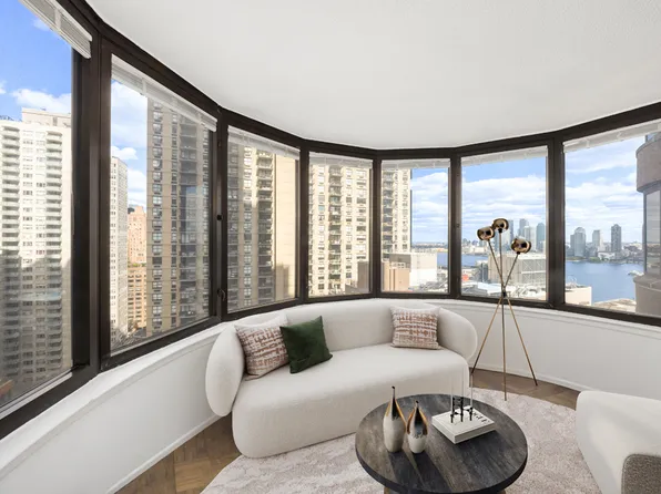 330 East 38th Street image 1 of 10