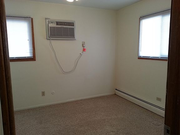4th image of 902 Luther Pl APT 4