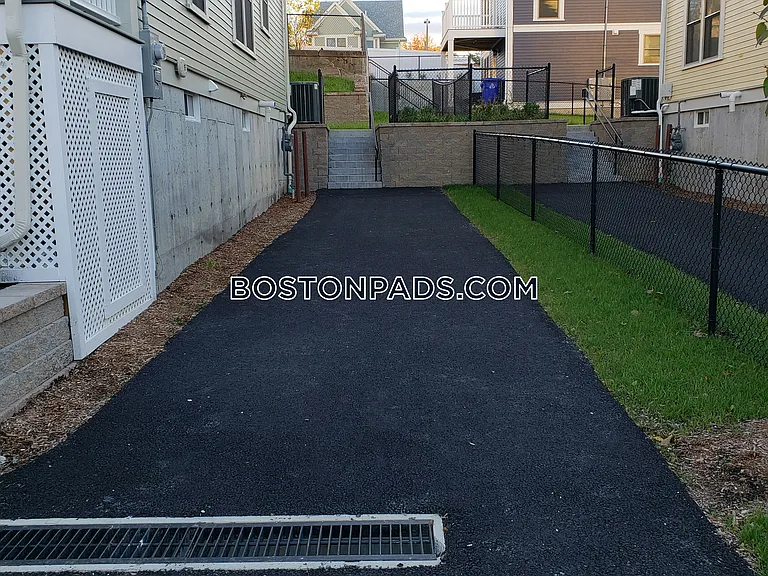 96 Waumbeck St #3 — Photo 5