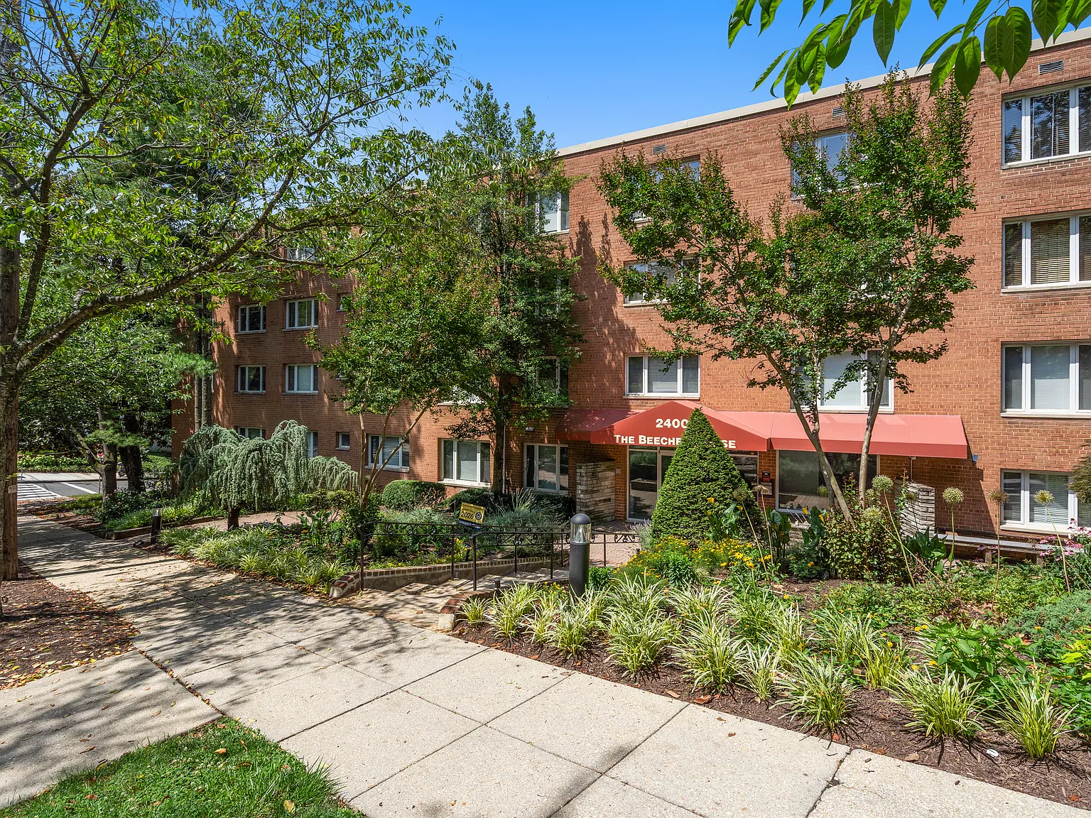 1 bed, 737 sqft, $1,895 — Photo 1
