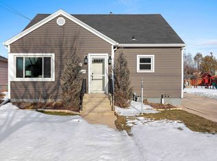 922 S Baird St, Green Bay, WI 54301