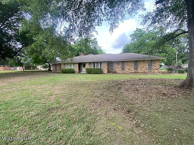 2nd image of 243 Lee Dr