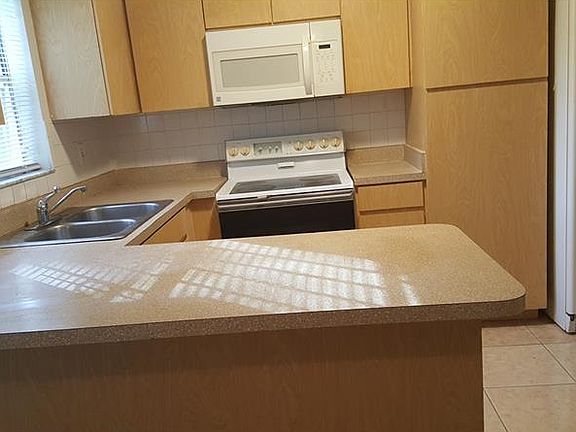 5th image of 4609 Pompano Dr