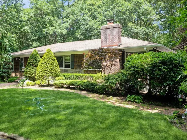 153 Seaman Neck Road, Dix Hills, NY 11746