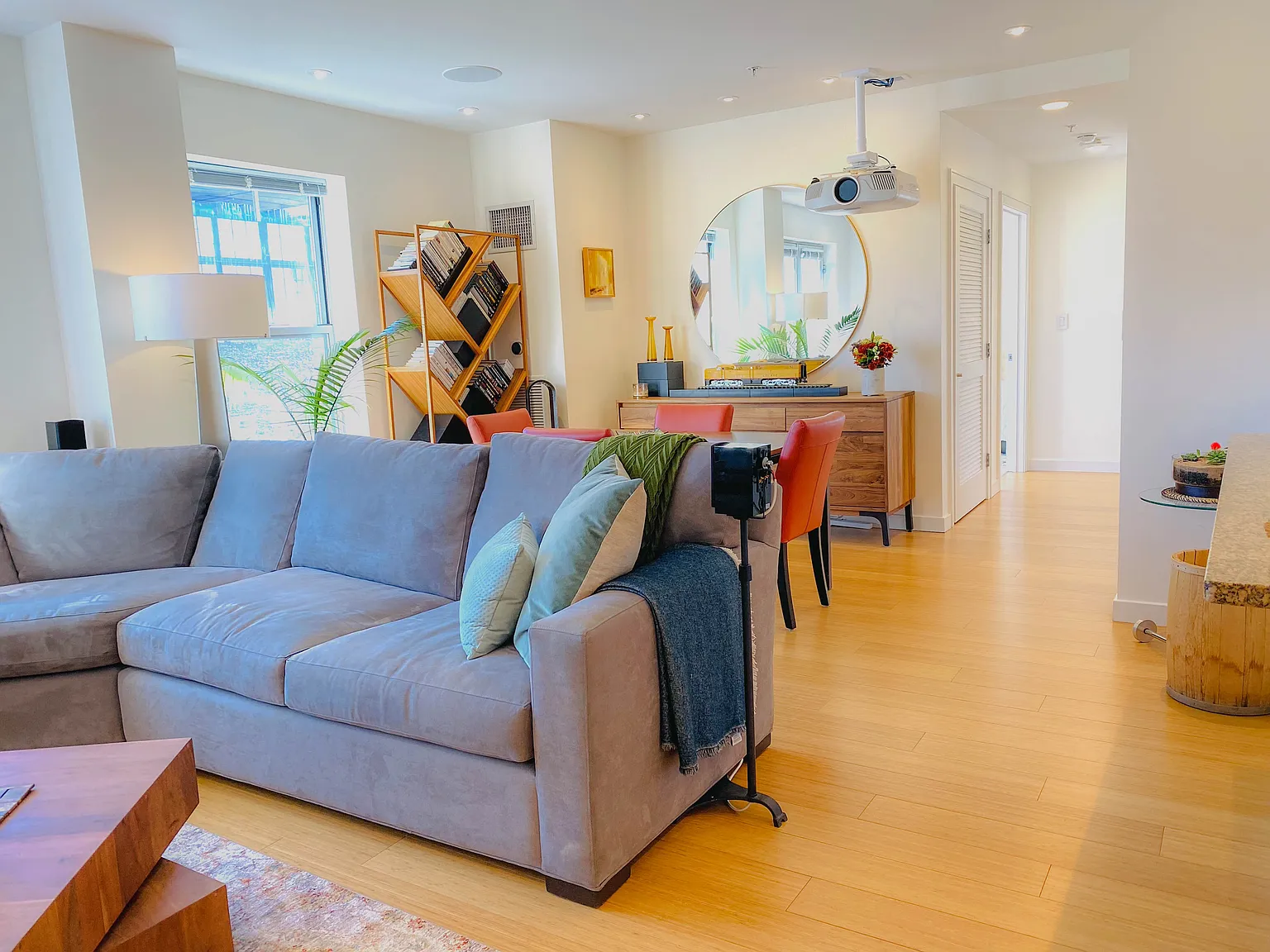 2 bed, 1084 sqft, $6,000 — Photo 3