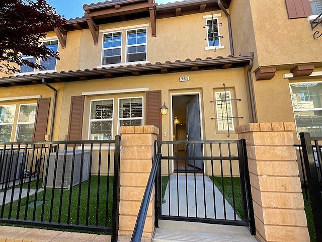 1st image of 28729 Jardineras Dr