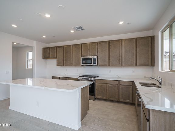 4th image of 21291 W Edgemont Avenue