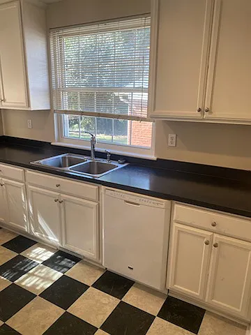 2318 Hassell Pl — Photo 3