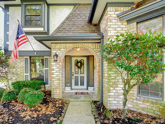 3rd image of 5318 Manor Glen Dr