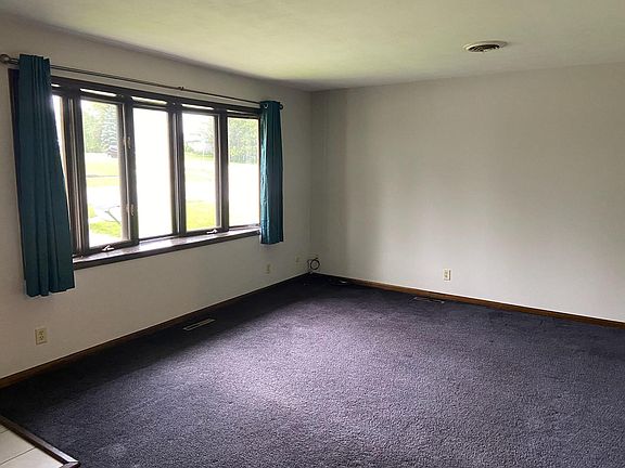 2nd image of 5207 Pebble Creek Trl