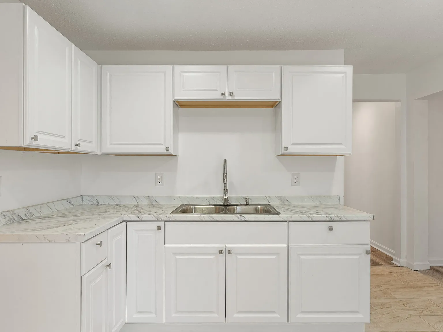 4 bed, 1316 sqft, $1,500 — Photo 2